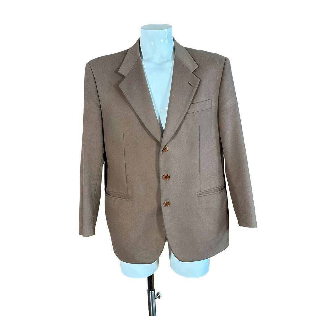 shoulders  52chest 60sleeve 60length 76waist  hips   60