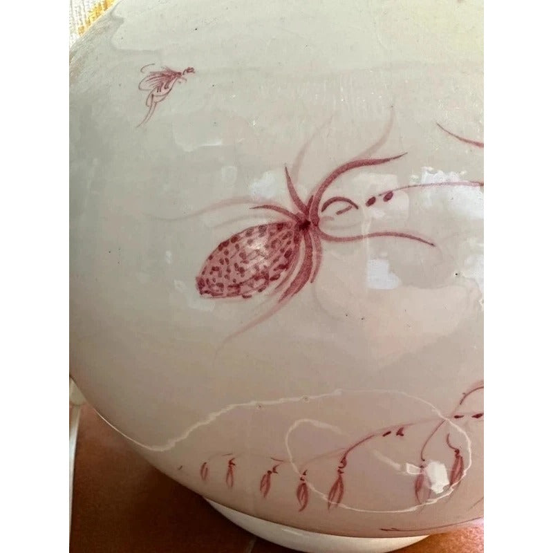 Lampada vintage in ceramica  con paralume in tessuto  e dettagli perline