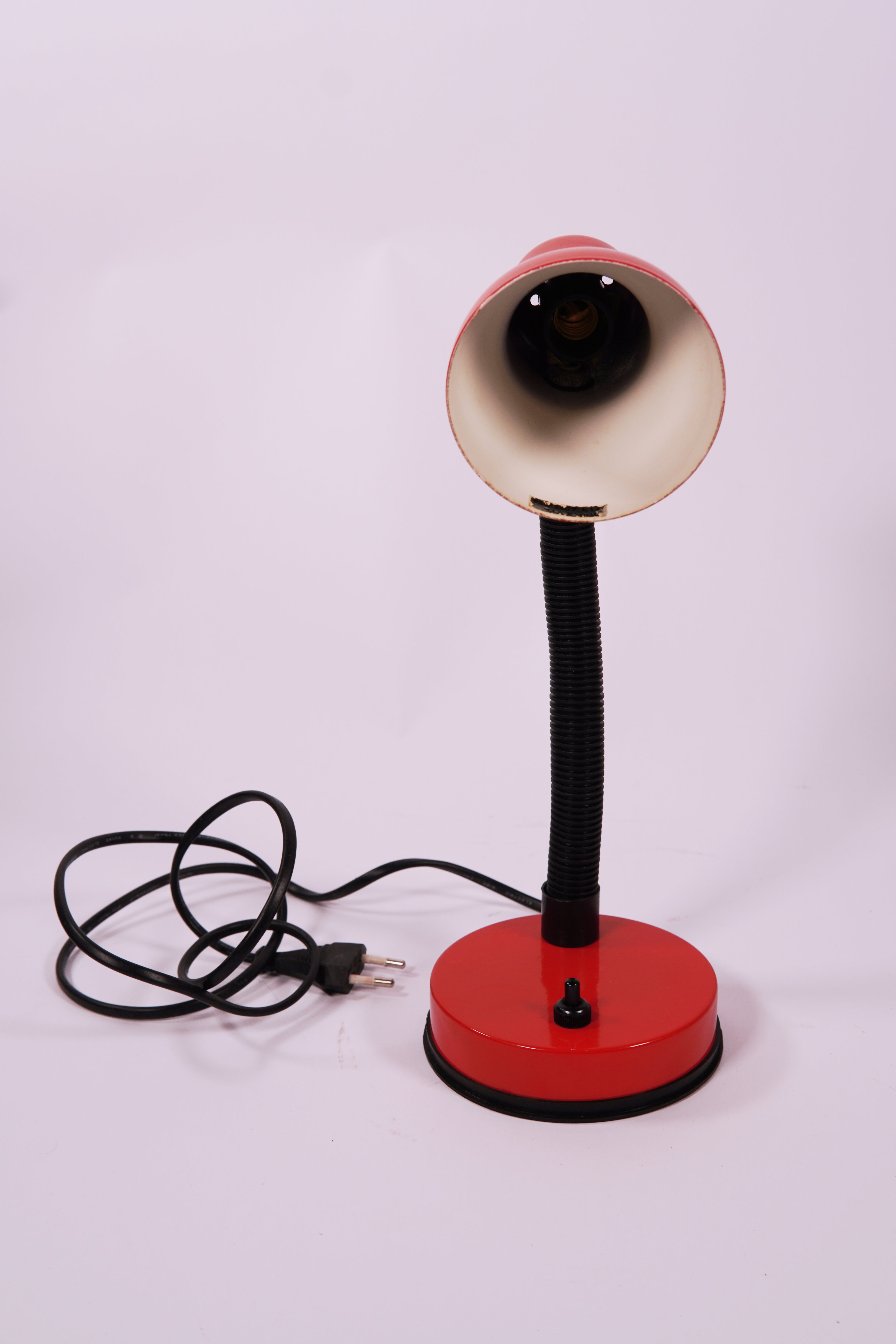 Vintage Red Metal Desk Lamp – Sculptural Industrial Design, Adjustable & Working
