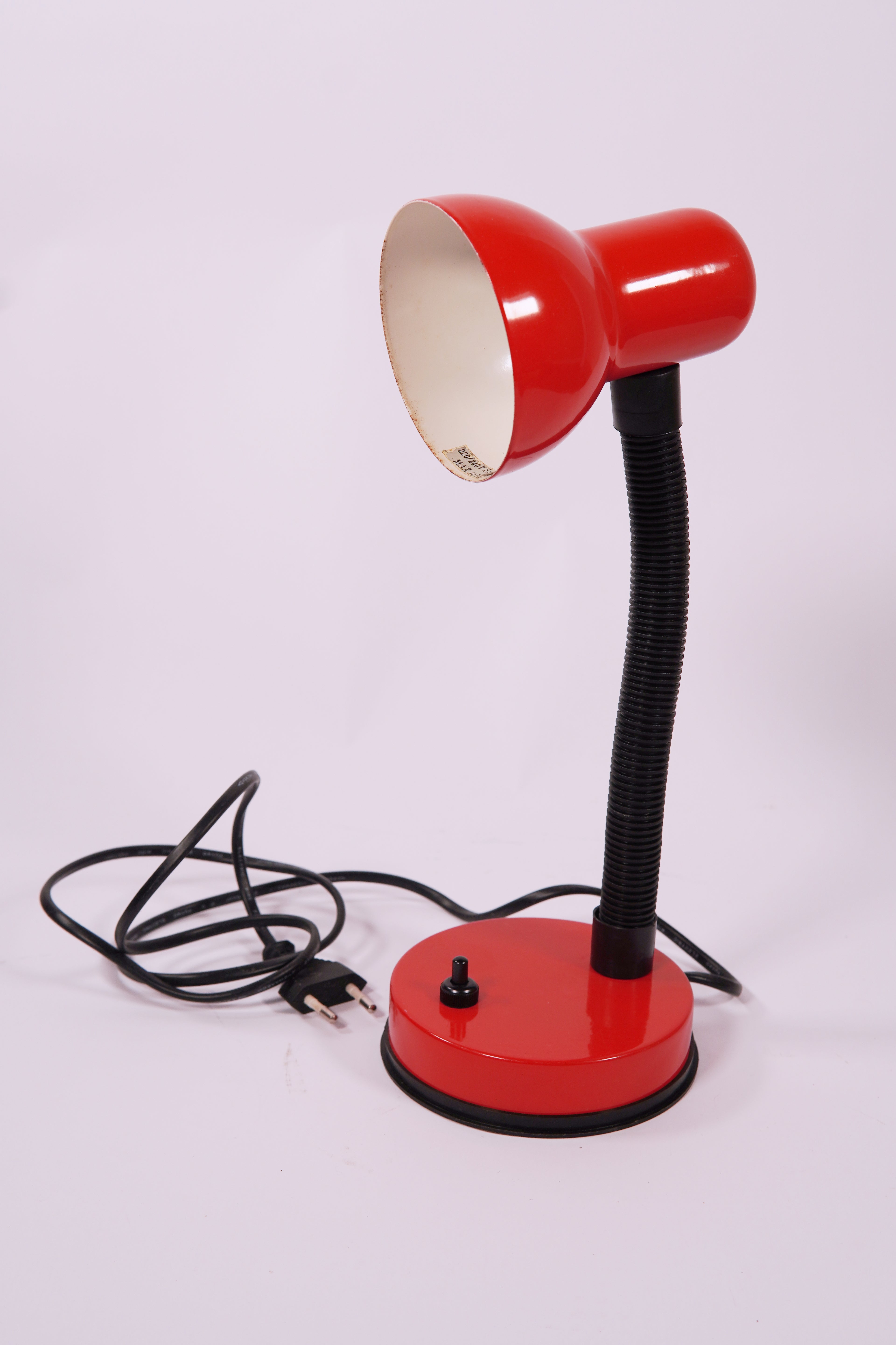 Vintage Red Metal Desk Lamp – Sculptural Industrial Design, Adjustable & Working