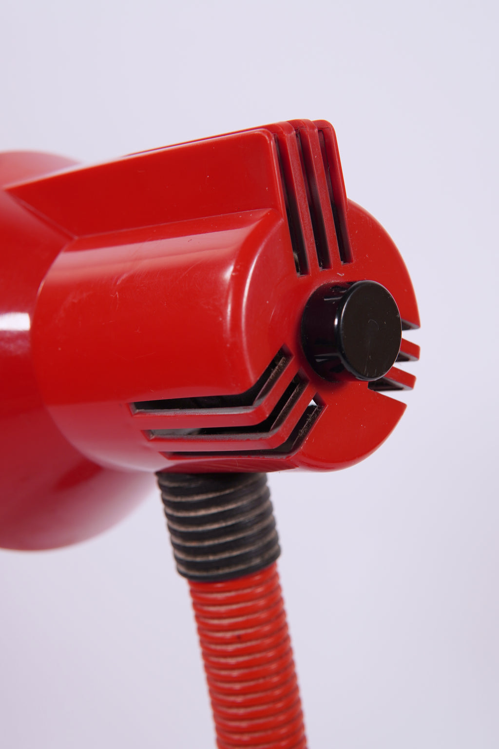 Vintage 1980s Veneta Lumi Red Desk Lamp – Sculptural Italian Design, Made in Italy