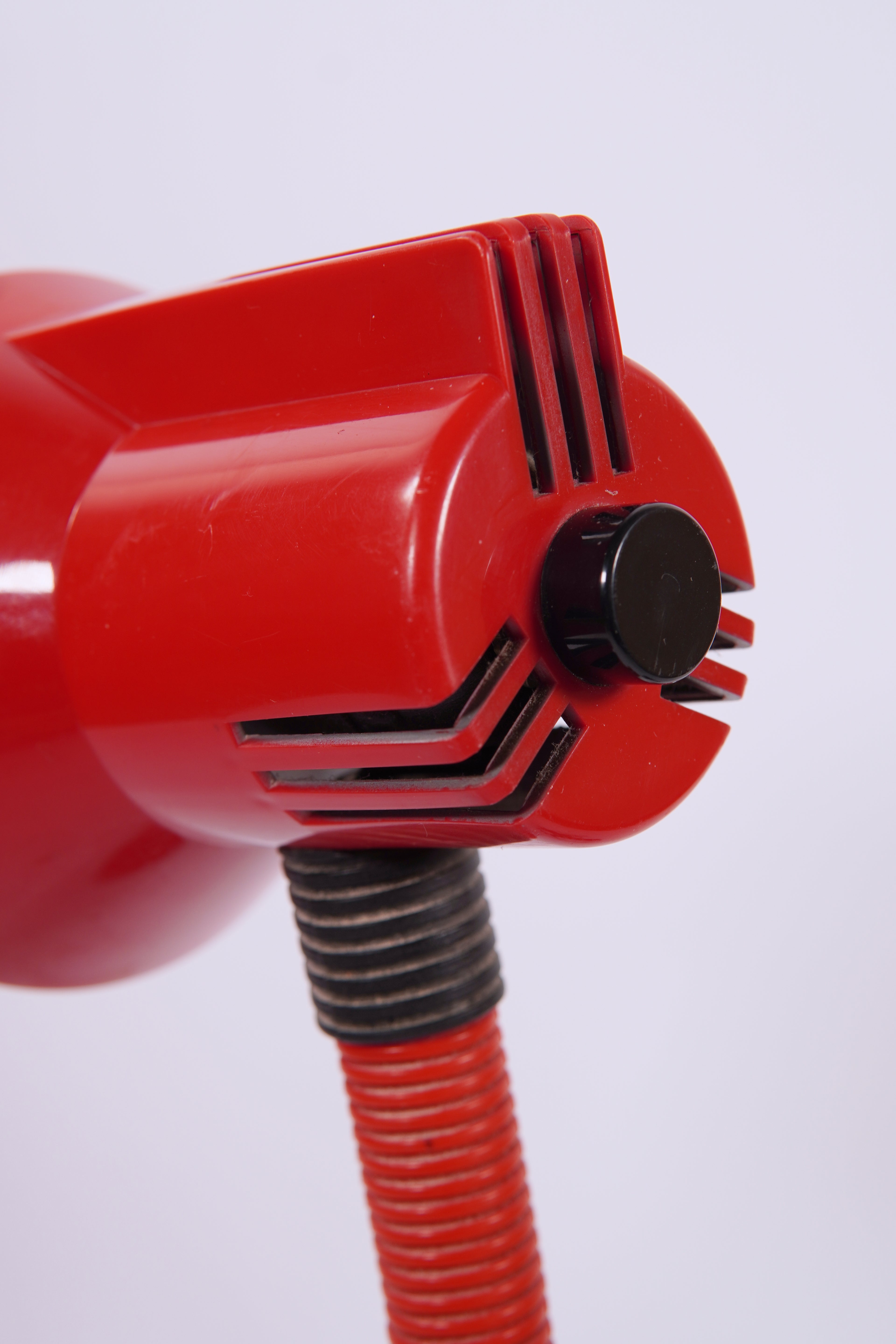 Vintage 1980s Veneta Lumi Red Desk Lamp – Sculptural Italian Design, Made in Italy