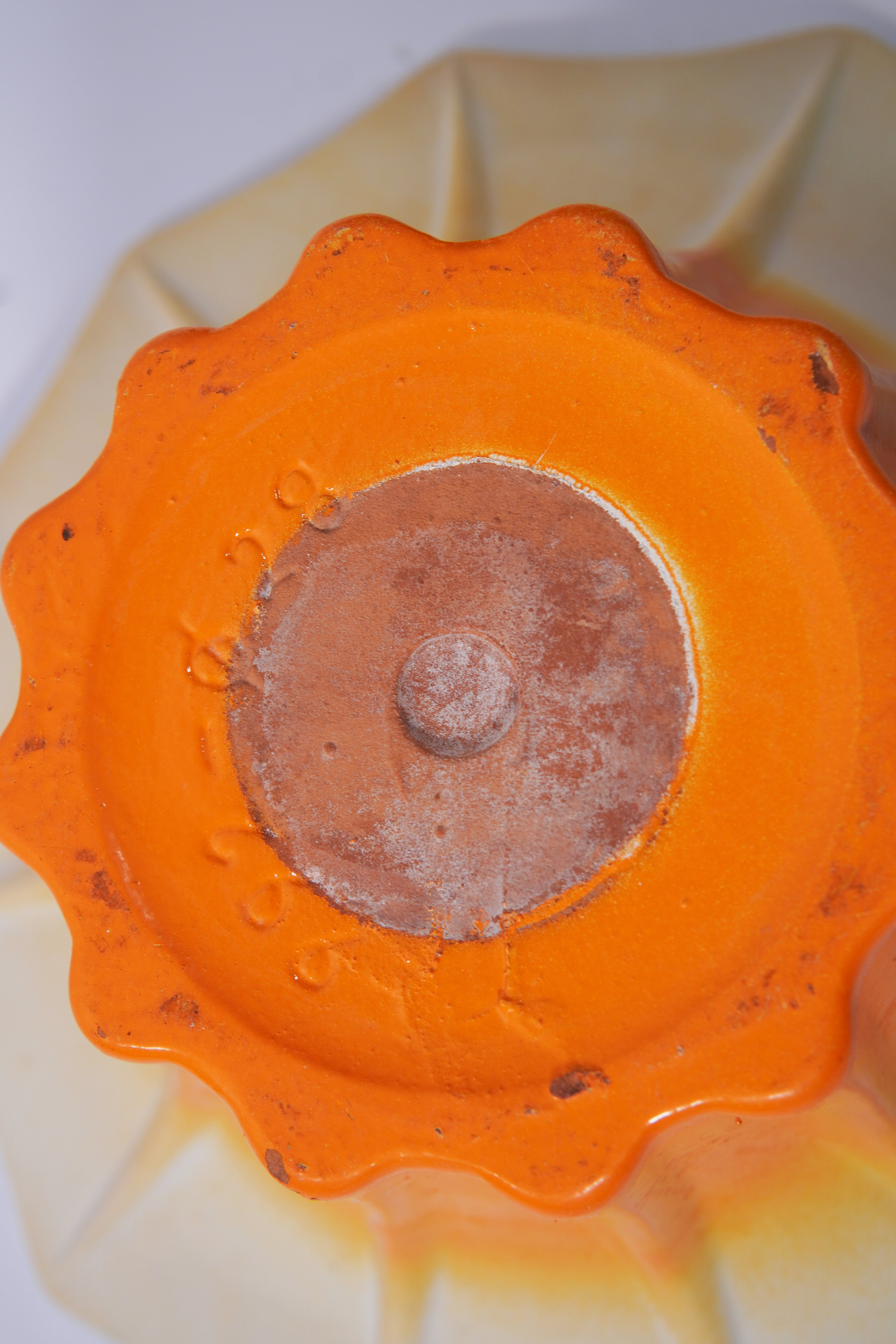 Vintage Ceramic Vase / Bowl – Orange to Cream Ombre, Scalloped Rim – Ø 28 cm