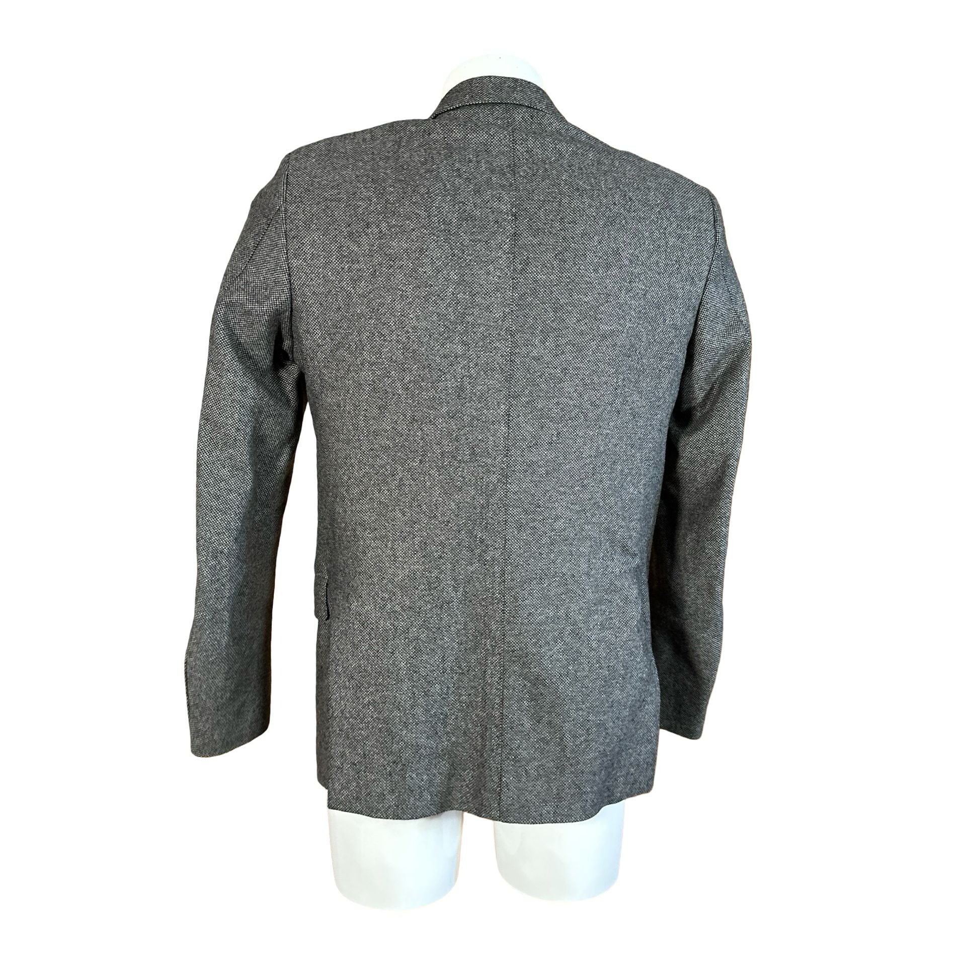 shoulders  42chest 50sleeve 62length 74waist  hips