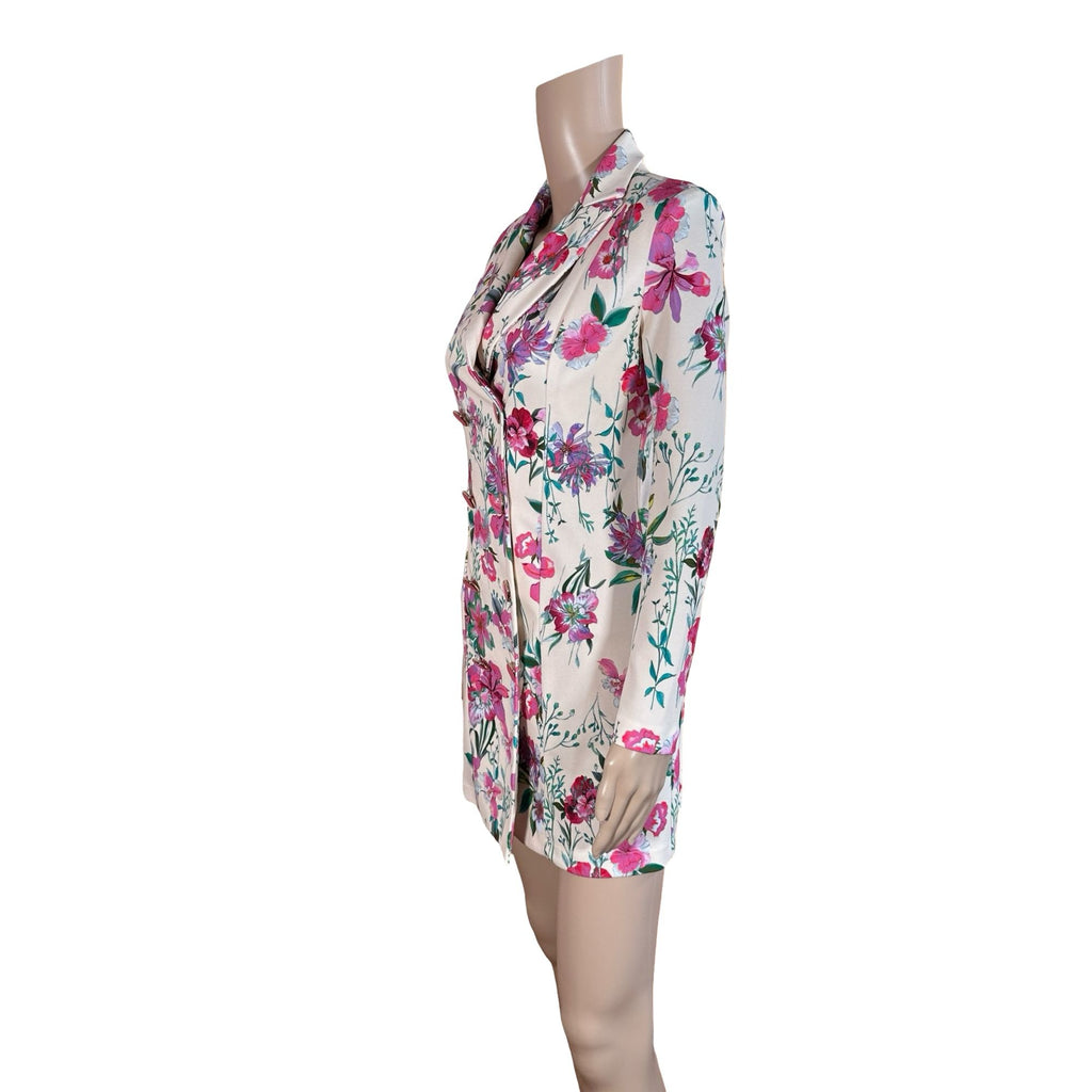 shoulders 36chest 40waist  36hips  42sleeves  56length  78blazer dress