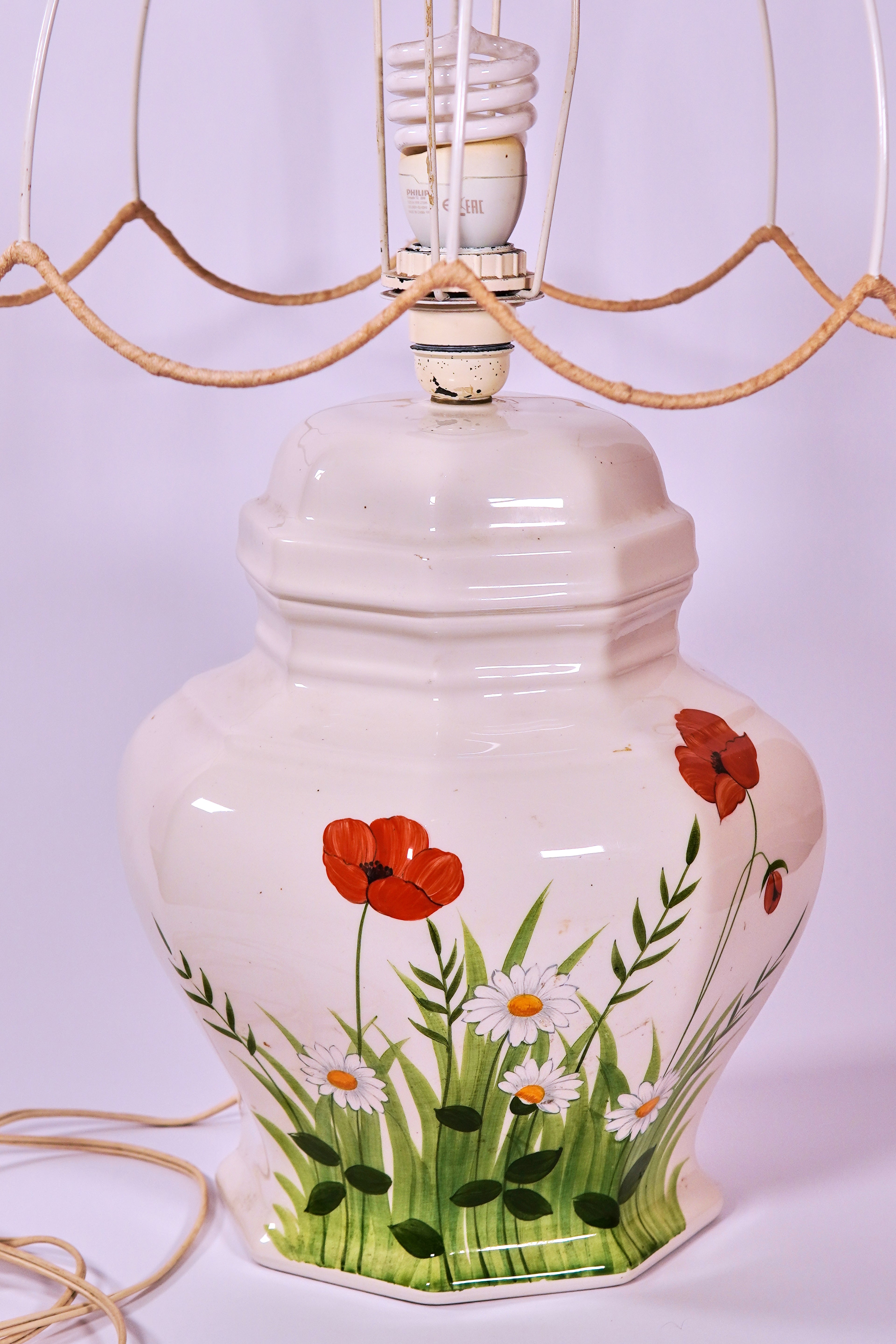 Vintage Hand-Painted Italian Ceramic Table Lamp by ESTE C.E. – Floral Motif, Made in Italy (c. 1960s–1970s)