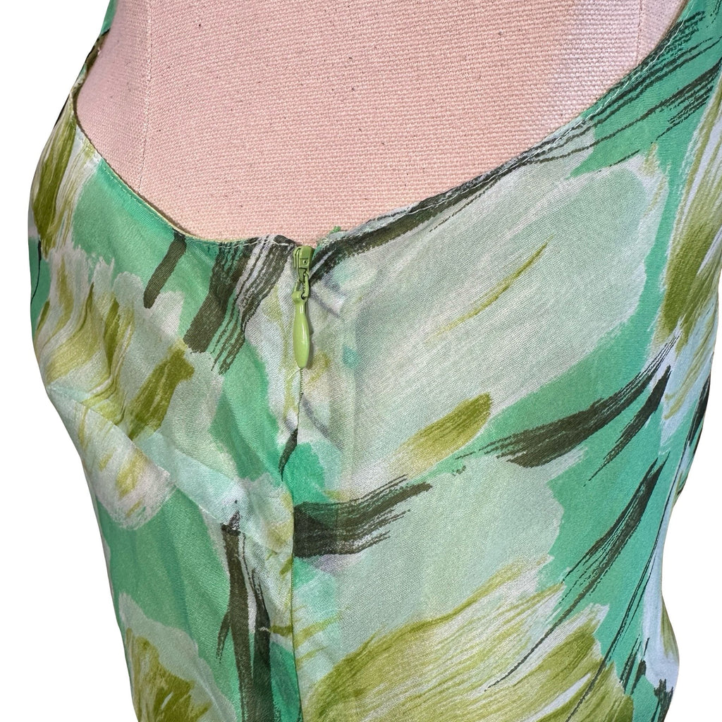total length 117length no straps 103chest 43 waist 39