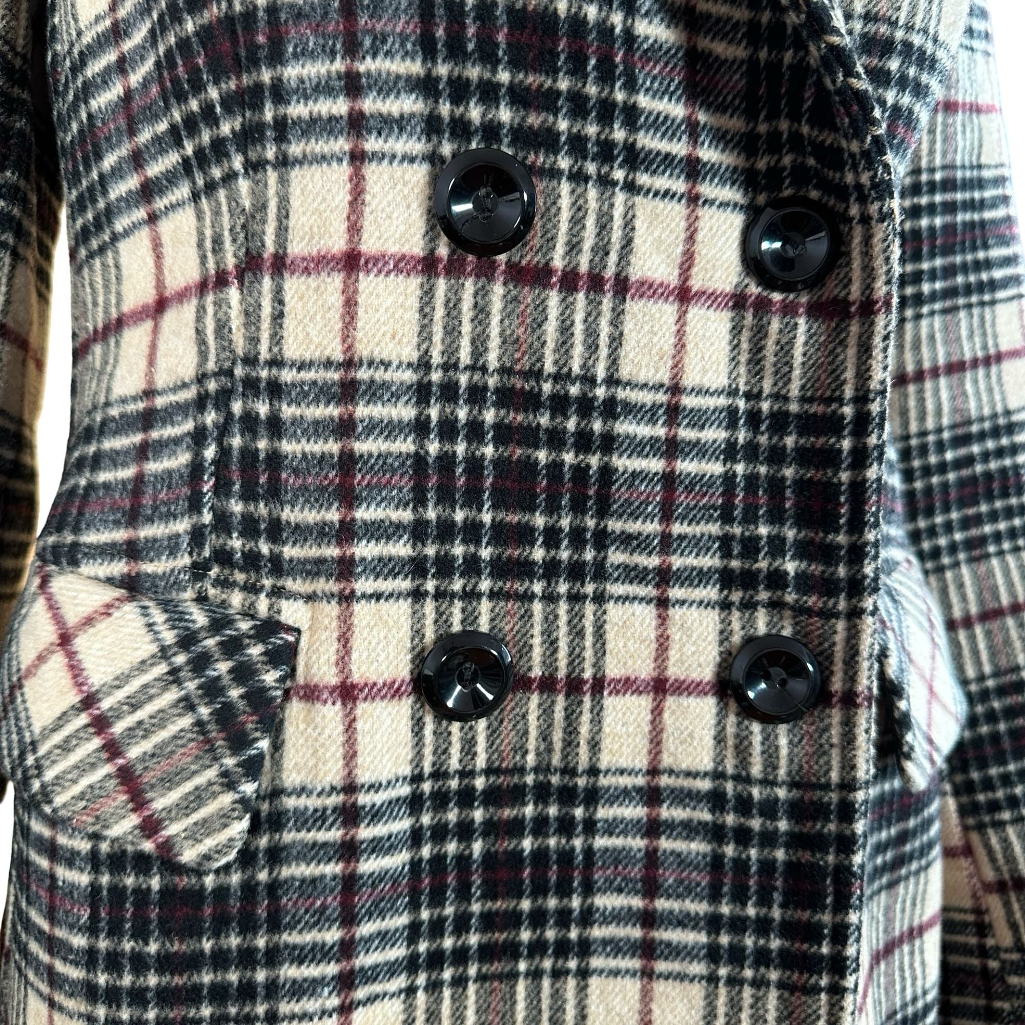 shoulders 40chest 46sleeve 60length 73waist 42hips 46