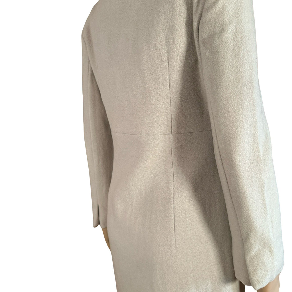 shoulders 37chest 42sleeve 54length 84waist 38hips 44
