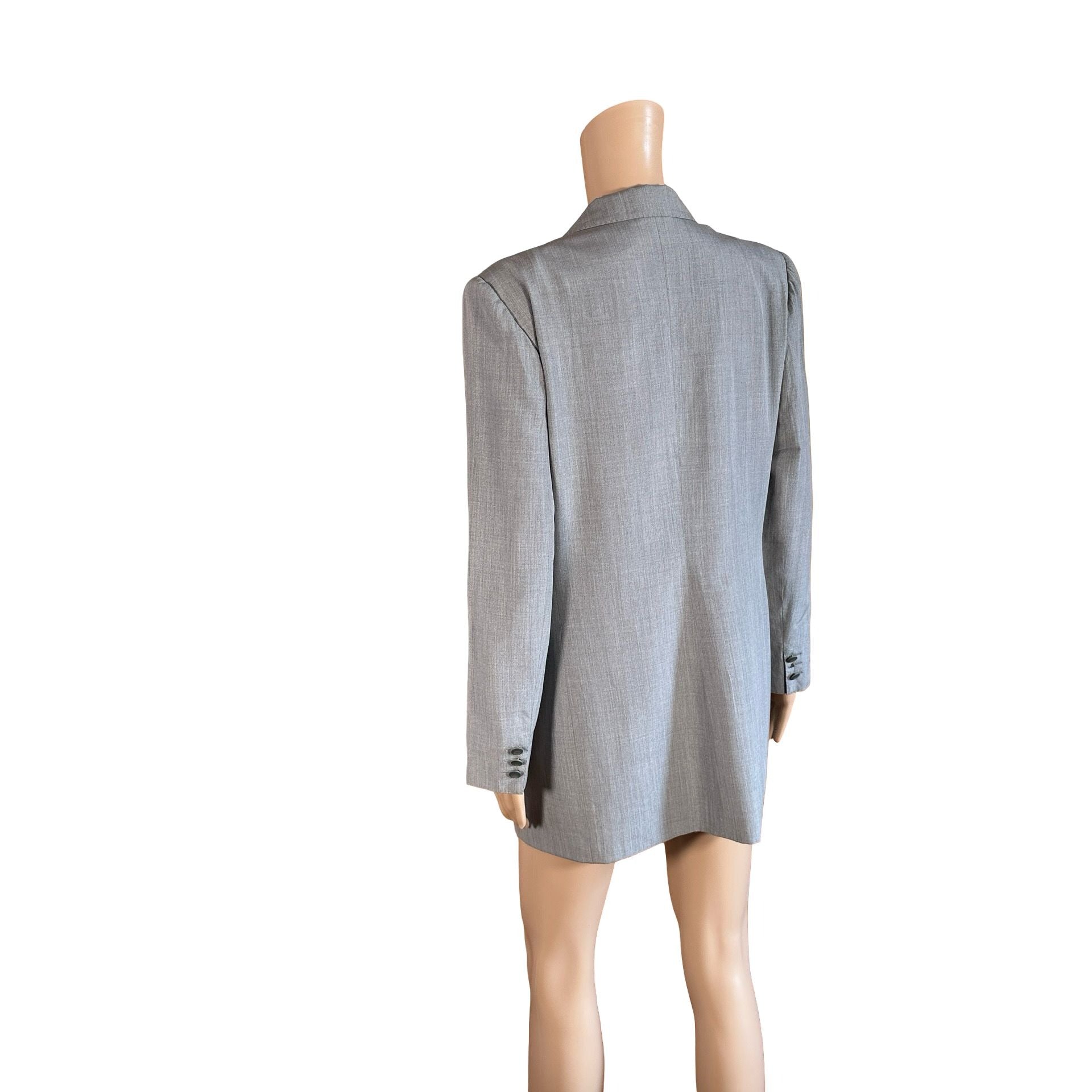 shoulders  42chest 50sleeve 57length 74waist 47hips 50