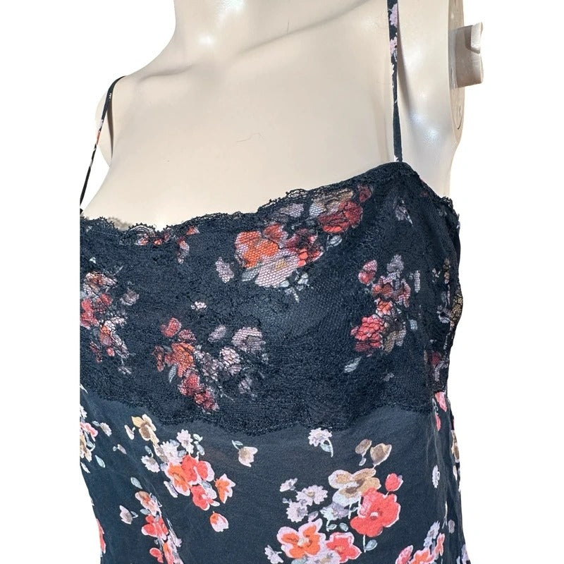 Top vintage Dolce & Gabbana in seta floreale con pizzo nero taglia M