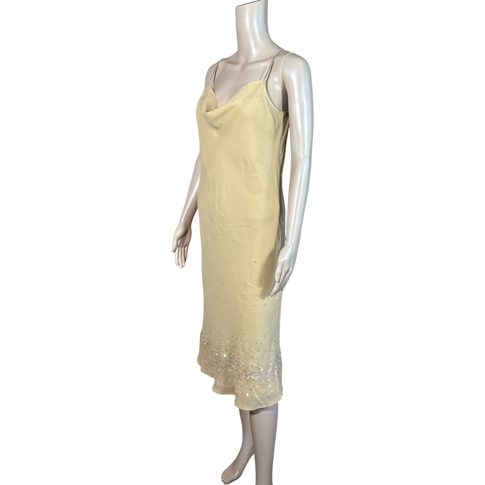 total lengh 108lengh no straps 88chest 45waist 45